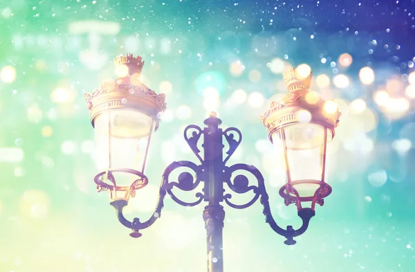 Abstract beeld van straat Kerstverlichting met glitter overlay — Stockfoto