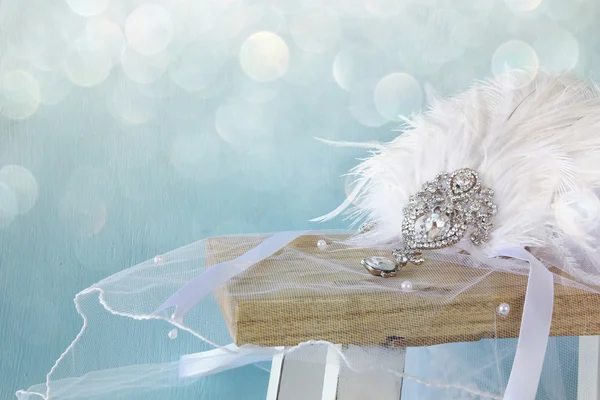 Estilo gatsby decoración cabeza de diamante con plumas —  Fotos de Stock