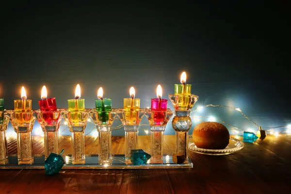 Imagen Vacaciones Judías Fondo Hanukkah Con Menorá Cristal Candelabros Tradicionales —  Fotos de Stock