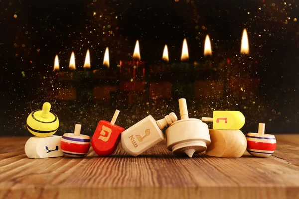 Imagem Feriado Judaico Hanukkah Com Dreidels Madeira Spinning Top Sobre — Fotografia de Stock