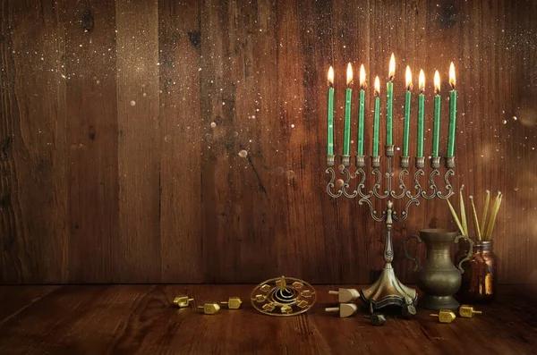 Religijny Obraz Żydowskiego Święta Chanuka Tło Menorą Tradycyjny Kandelabra Świecami — Zdjęcie stockowe