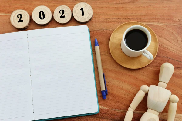 Concepto Negocio Vista Superior 2021 Con Cuaderno Vacío Sobre Escritorio — Foto de Stock