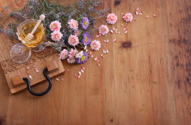 Rosh hashanah (Yahudi bayramı) konsepti - geleneksel bal bayramı sembolü