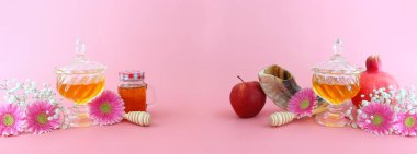 Rosh hashanah (Yahudi Yeni Yıl Tatili) konsepti. Geleneksel semboller