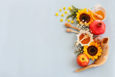 Rosh hashanah (Yahudi Yeni Yıl Tatili) konsepti. Geleneksel semboller