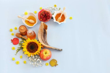 Rosh hashanah 'ın (Yahudi Yeni Yıl Tatili) dini imajı. Geleneksel semboller