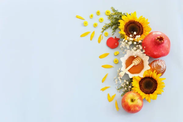 Med Granátové Jablko Jablko Rosh Hashanah Židovský Nový Rok Dovolená — Stock fotografie