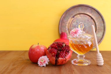Rosh hashanah 'ın (Yahudi Yeni Yıl Tatili) dini imajı. Geleneksel semboller