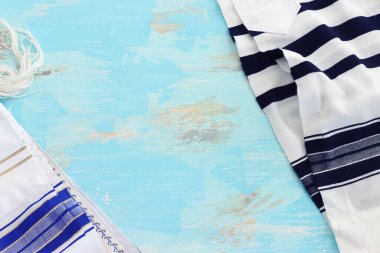 Beyaz dua talitesinin dini imgesi. Rosh hashanah (Yahudi Yeni Yıl Tatili), Şabat ve Yom kippur kavramı