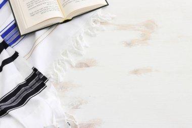 Beyaz dua talitesinin dini imgesi. Rosh hashanah (Yahudi Yeni Yıl Tatili), Şabat ve Yom kippur kavramı