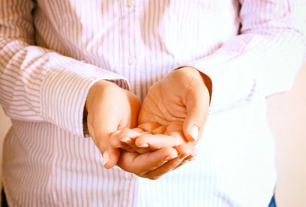 Closeup of young woman hands. — Stock Photo, Image