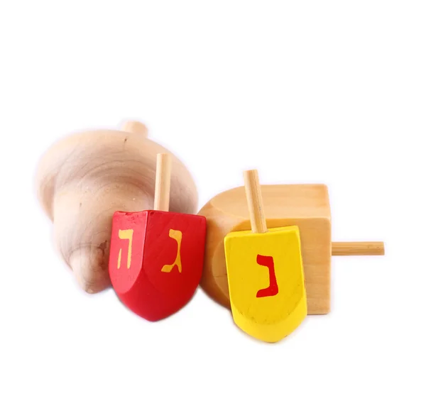 Dreidels de madeira para hanukkah isolado no fundo branco . — Fotografia de Stock