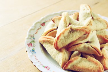 Hamantaschen çerezleri veya hamans kulaklar Purim kutlama (Yahudi tatil için)