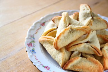Hamantaschen çerezleri veya hamans kulaklar Purim kutlama (Yahudi tatil için)
