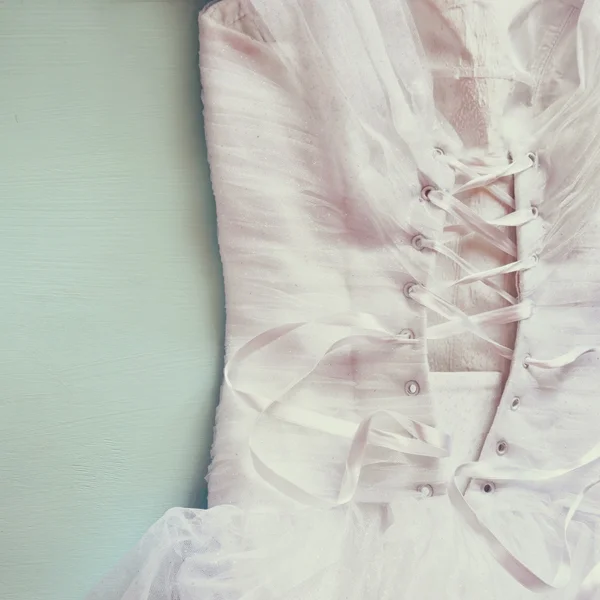 Vestido de noiva vintage espartilho fundo. conceito de casamento. imagem filtrada — Fotografia de Stock