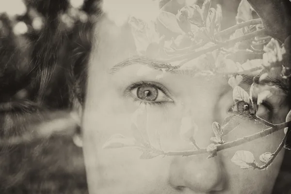 Double exposure image of young girl and nature background. black and white style photo — Stock Photo, Image