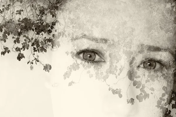 Double exposure image of young girl and nature background. black and white style photo — Stock Photo, Image