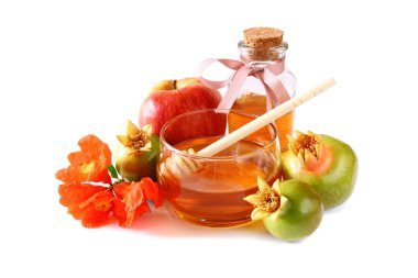 Rosh hashanah (jewesh tatil) kavramı - bal, elma ve nar beyaz izole. geleneksel tatil sembolleri.