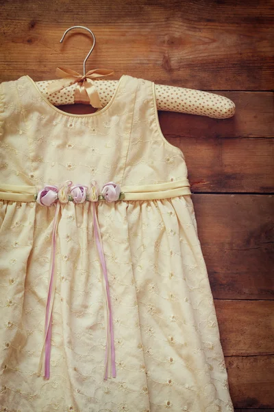 Κρέμα vintage φόρεμα — Φωτογραφία Αρχείου