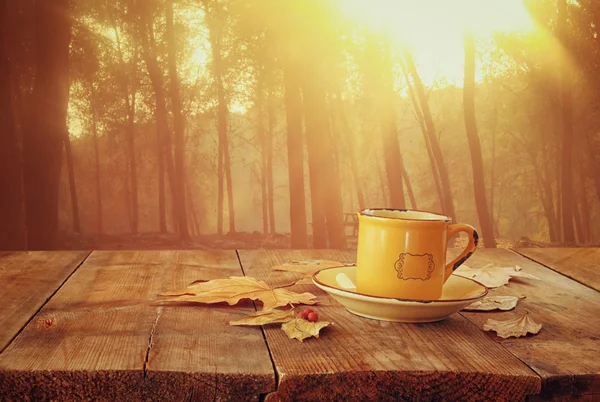 Coffee cup on table — Stock Photo, Image