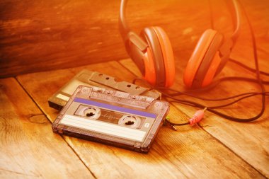 Glitter vintage ışıklar arka plan. ışık gümüş, mavi ve siyah. defocused. soyut.