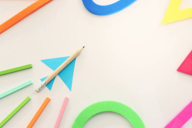 Kalem uçak metaforunun kavramsal görüntüsü. Liderlik ve eğitim fikri