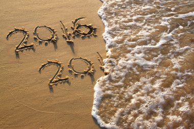 Yeni yıl içinde kumlu plaj yazılı 2016
