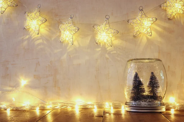 Árvores de natal em pote de pedreiro — Fotografia de Stock