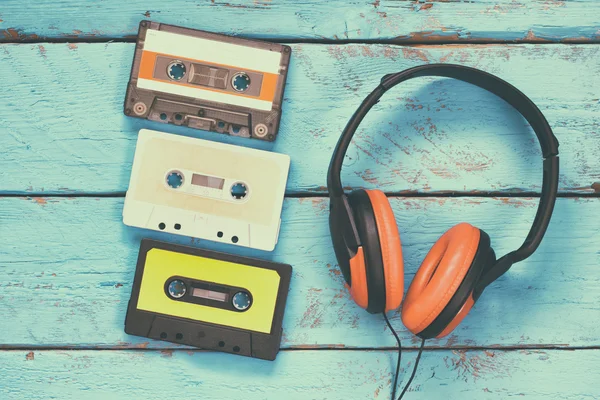 Cassette tapes with headphones — Stock Photo, Image