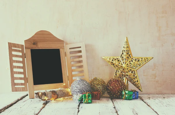 Decoraciones de Navidad y pizarra — Foto de Stock