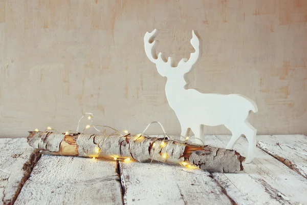Noel ışıkları ve Ren geyiği — Stok fotoğraf