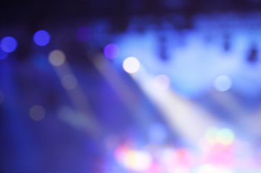 bulanık sahne ışıkları