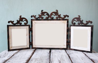 Üç Kişilik boş fotoğraf çerçevesi