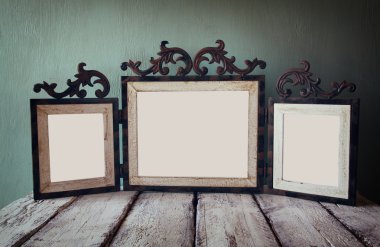 Üç Kişilik boş fotoğraf çerçevesi