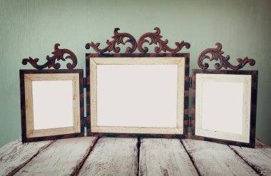 Üç Kişilik boş fotoğraf çerçevesi
