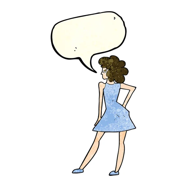 Kreslené žena pózování v šatech s hlasovou bublinou — Stockový vektor