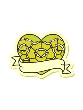 Dövmenin rengini değiştiren geleneksel bir kalp ve çiçek pankartıyla.