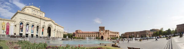 YEREVAN, ARMENIA. 17 de agosto de 2016: Un gran panorama esférico de la Plaza de la República . — Foto de Stock