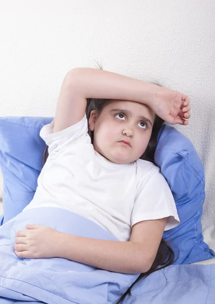 Çocuk üzgün ve hasta, hasta