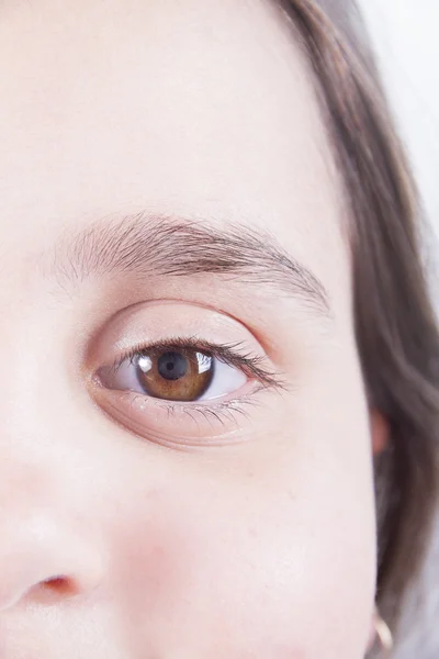 Bir genç kızın yakın çekim göz