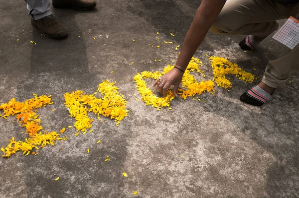 Palabra India Escrito Con Flores Caléndula Amarilla Enero Celebración Del — Foto de Stock