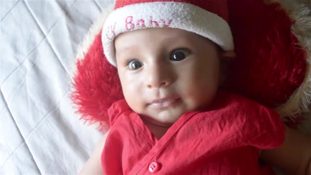 Retrato Pequeno Menino Bonito Bonito Sorrindo Feche Cara Pequena Criança — Vídeo de Stock