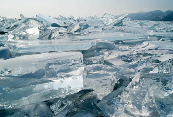 Pile of transparent ice floes, lake Baikal, Russia — Stock Photo, Image