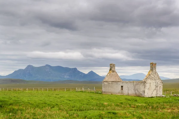 Old Farm House Scottish Highlands View Ben Hope Durness Scotland — Stock Photo, Image