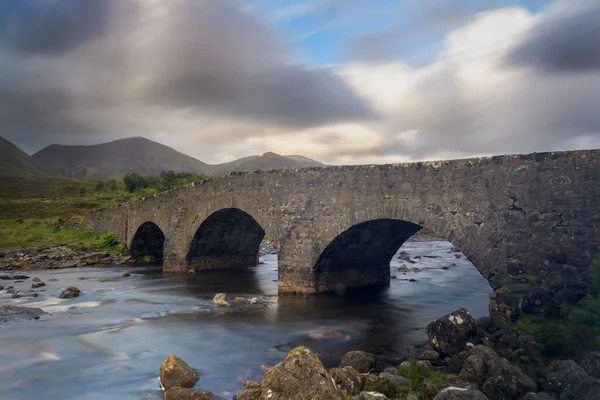 Antiguo Puente Sligachan Montañas Cuillin Fondo Sligachan Isla Skye Escocia — Foto de Stock