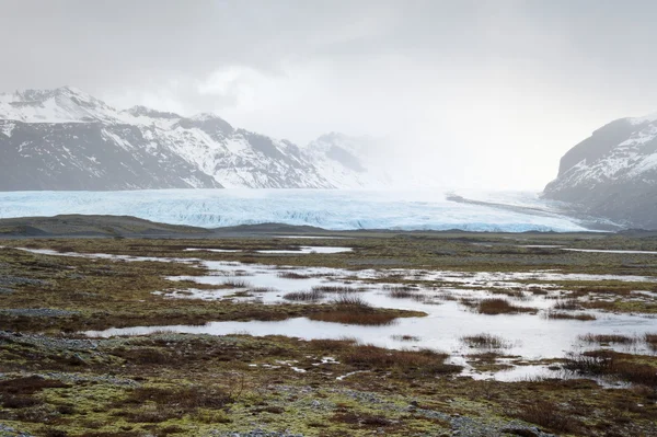 Waterfall, rapids in Icelandic landscape — Stock Photo, Image