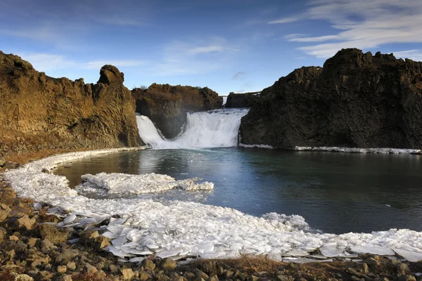 Hjalparfoss, Wasserfall — Stockfoto