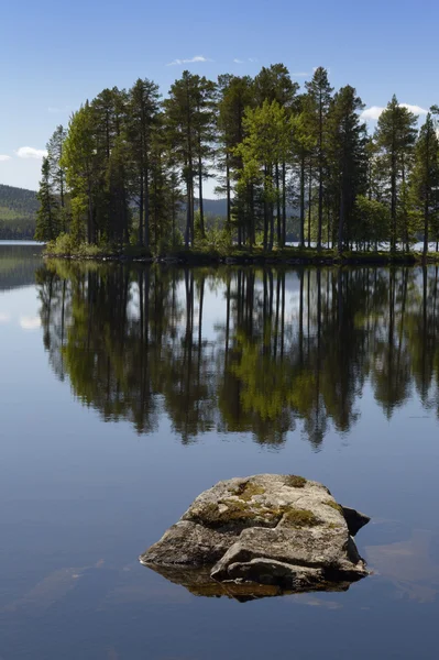 Lake with reflection — Stock Photo, Image