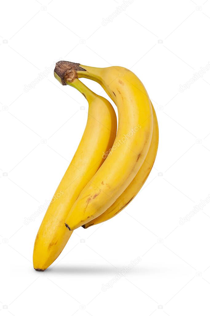 Banana sobre fondo blanco. Tres plátanos maduros. Manojo de plátanos