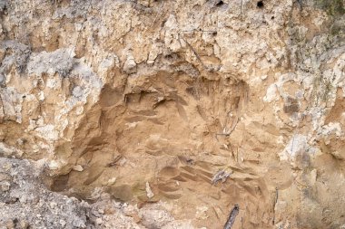 Sarı kil. Doğal koşullarda doğal kil dokusu. Kurulumlar, montaj ve tasarım için doğal arkaplan.